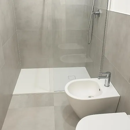 Oca Bianca - Cozy アパート トリエステ